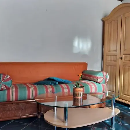 Semesterbostad Maison Al Nocino